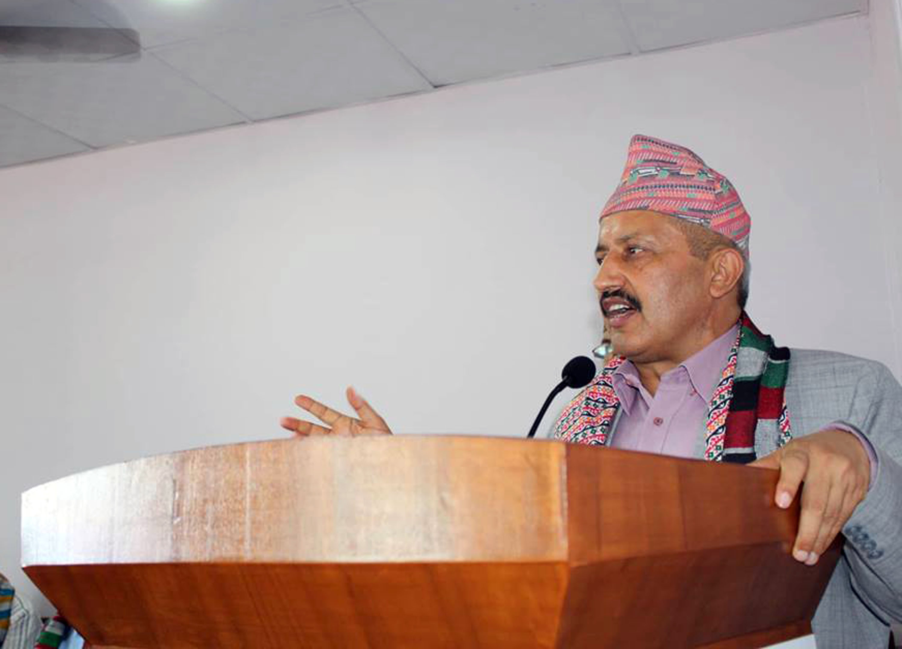 शिक्षा र स्वास्थ्य मन्त्रालयले जनशक्ति उत्पादन गरेको छ : पोखरेल